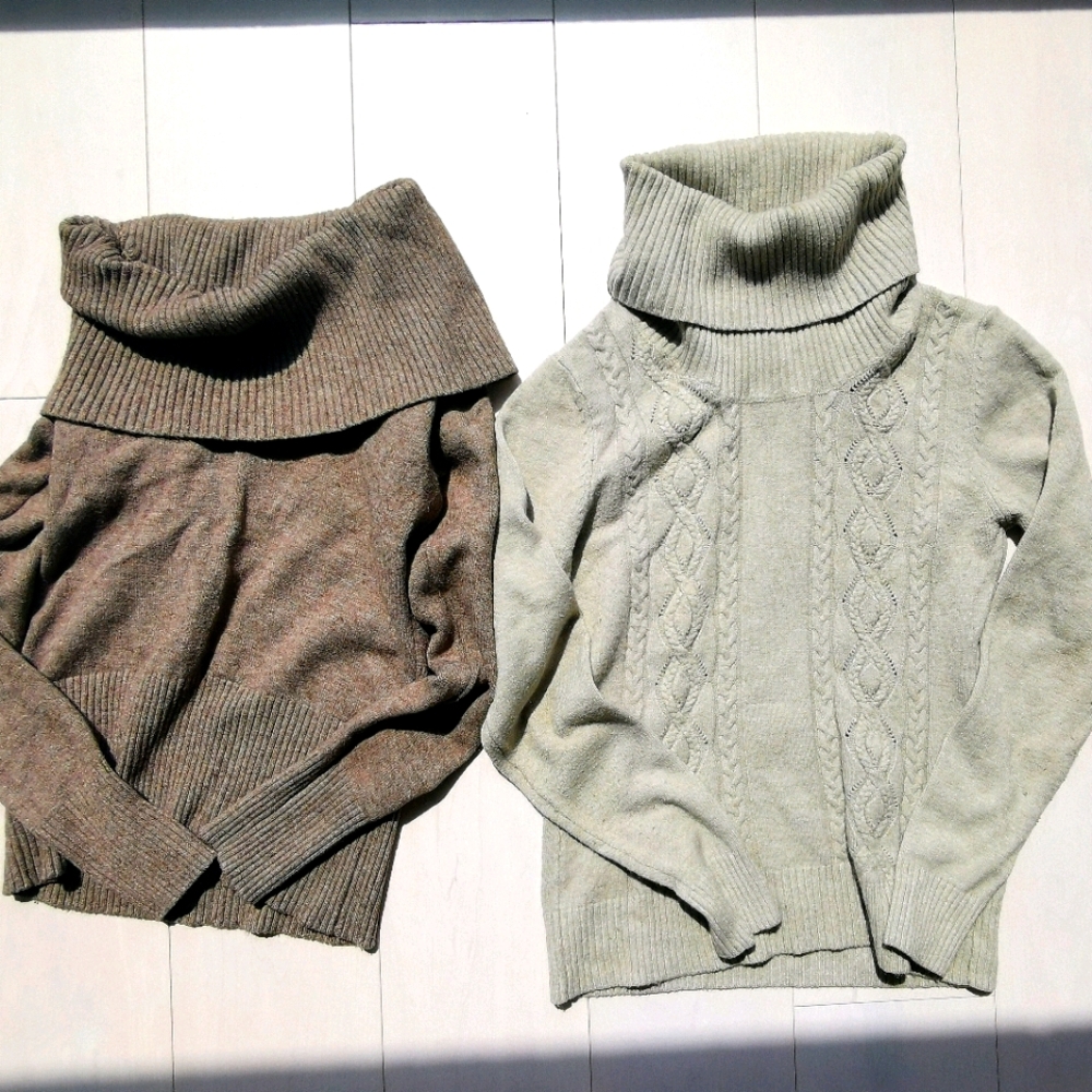 60% wool 20% cashmere Bundle 2 sweaters small
